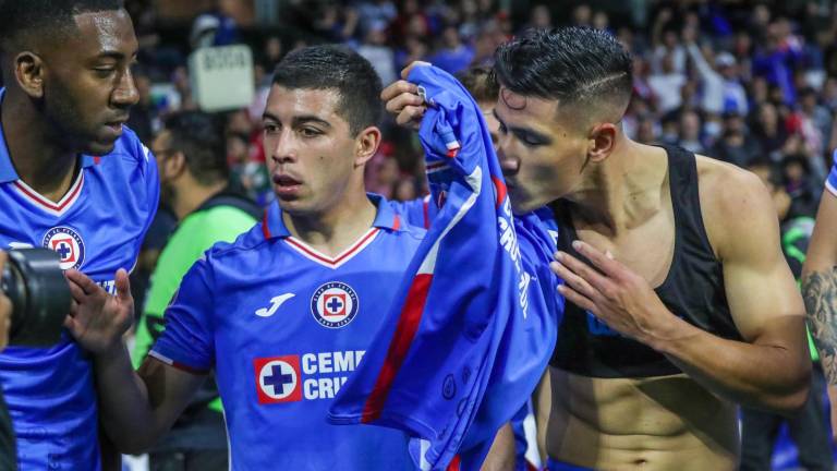 Uriel Antuna abrió el marcador en favor del Cruz Azul.