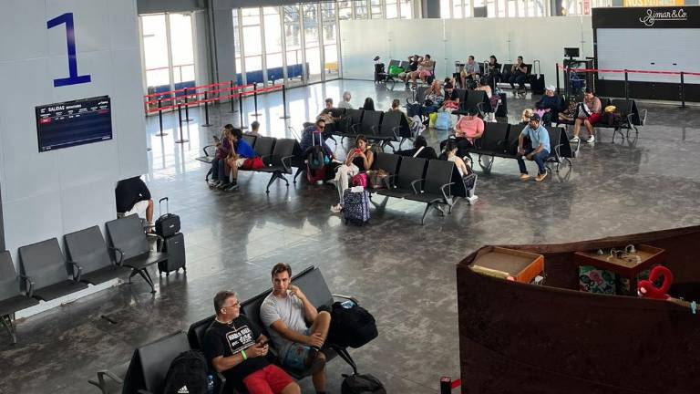 El Aeropuerto Internacional de Acapulco canceló todos sus vuelos comerciales programados para el 19 de junio debido al huracán Erick.