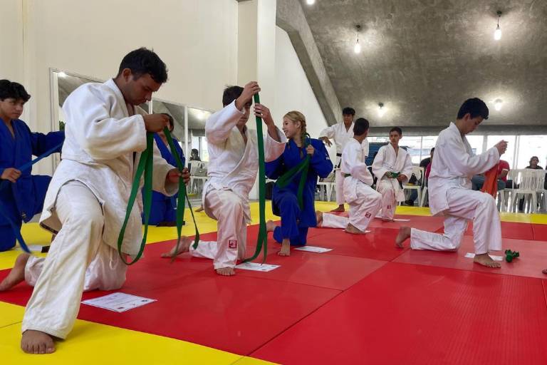 Judocas de Rosario y Mazatlán se gradúan en niveles de grados kyu
