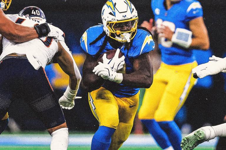 Chargers superan a Broncos en emocionante remontada
