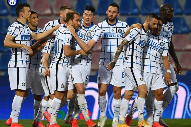Inter condenó al Crotone y quedó a un paso del Scudetto