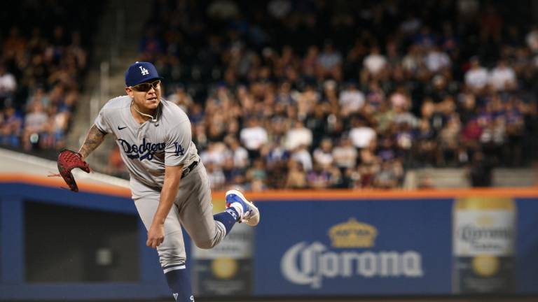 Julio Urías fue maltratado por Orioles.