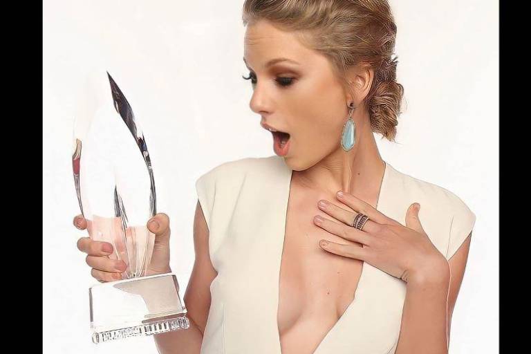 Triunfa Taylor Swift en los People Choice Awards 2022, como la ‘Artista femenina del año’