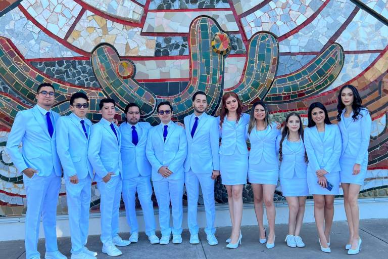Se gradúa Martín Tapia Blancarte como Médico