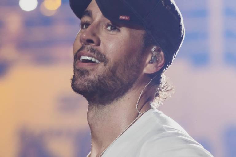 Enrique Iglesias tiene neumonía y cancela en Tecate Emblema