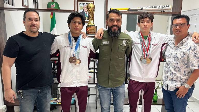 Los gimnastas mostraron sus logros ante el Imdec.