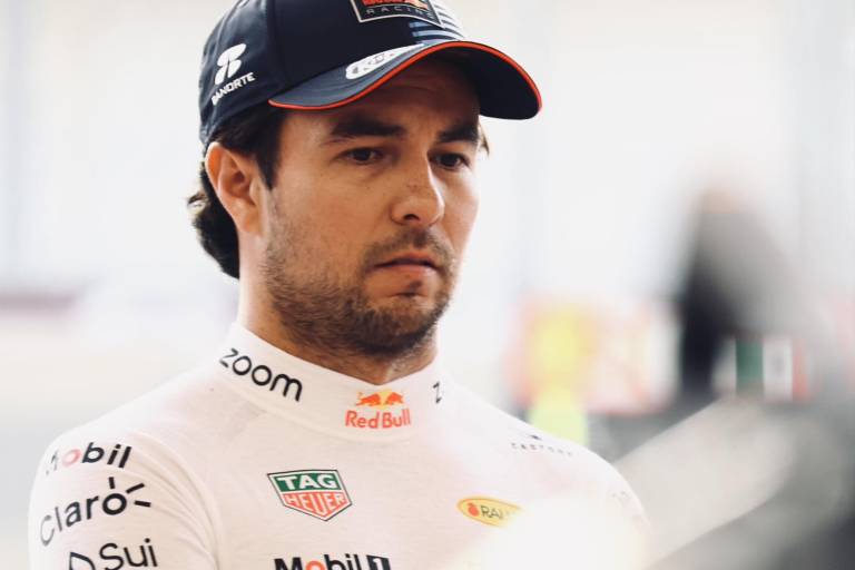 Checo Pérez reafirma su permanencia en Red Bull pese a rumores de salida