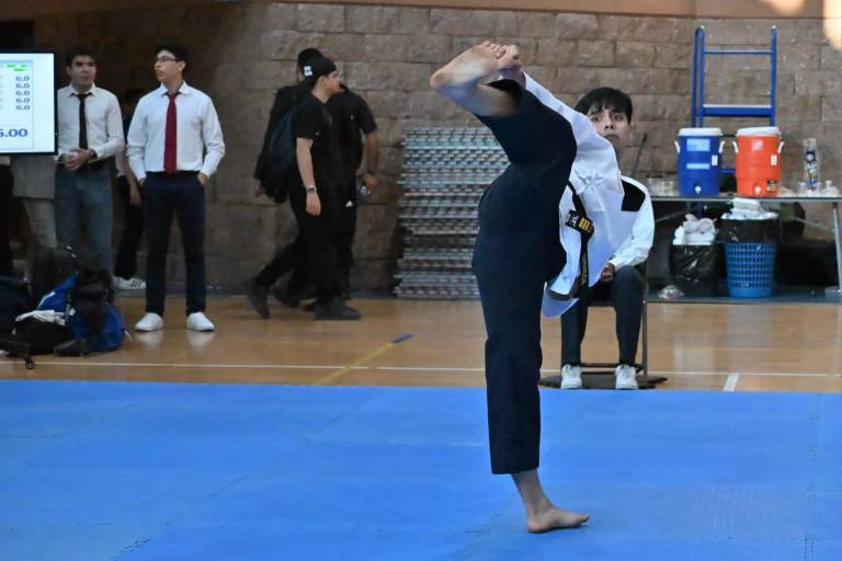 Firma Mazatlán triada dorada en poomsae