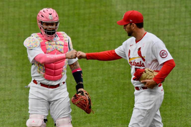 Nolan Arenado y Adam Wainwright dan a Cardenales triunfo ante Rockies
