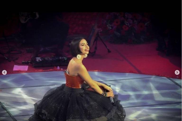 Ángela Aguilar triunfa con increíble voz en su primer palenque en solitario