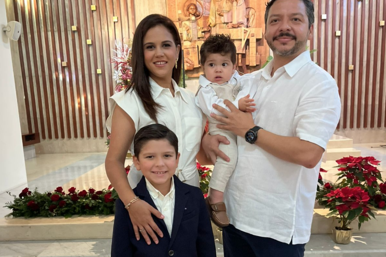 Recibe Alejandro López Cárdenas las aguas del bautizo