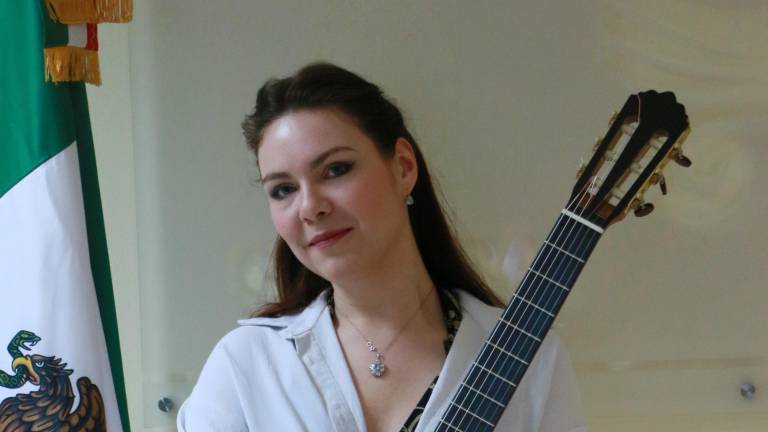 La guitarrista rusa Vera Danilina participa en el Festival Internacional de Guitarra.