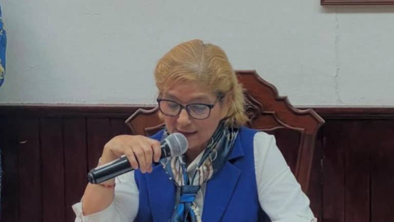 La regidora por el PAN Guillermina López Escobar critica que el Gobierno de Culiacán busque un foro de grabación de películas en lugar de resolver la seguridad.
