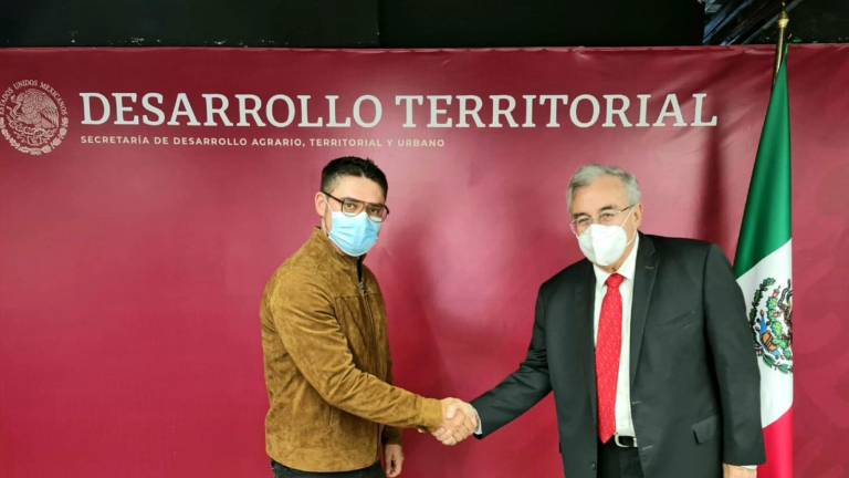 Román Meyer Falcón, titular de la Secretaría de Desarrollo Agrario, Territorial y Urbano, y Rubén Rocha Moya, Gobernador electo de Sinaloa.