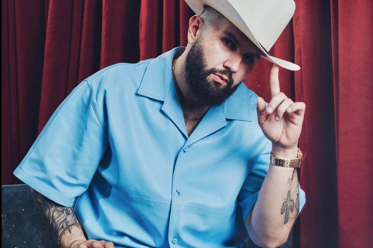 Logra Carín León el número 1 en Billboard con su tema ‘Alch Si’ junto a Grupo Frontera