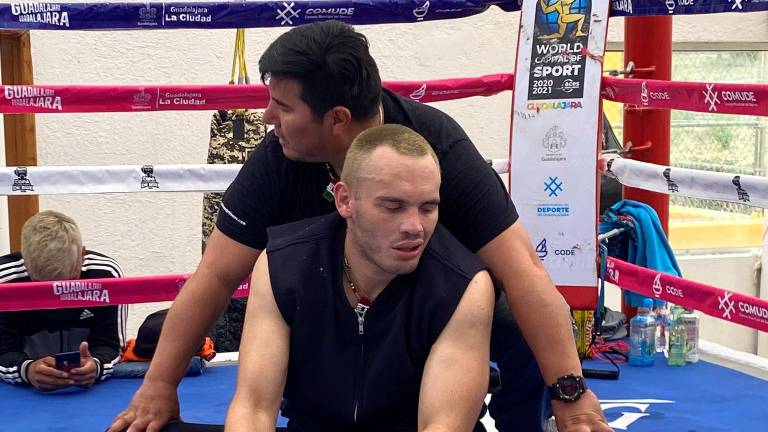 El Junior se encuentra alistándose para la pelea ante el brasileño en Colima al lado de su padre y su hermano.