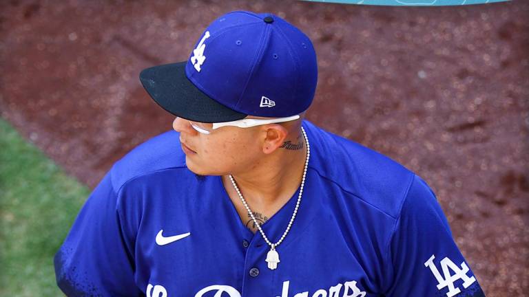 Julio Urías tolera sólo dos imparables.