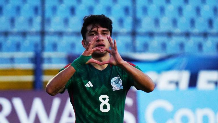 José Urías selló el triunfo de México.