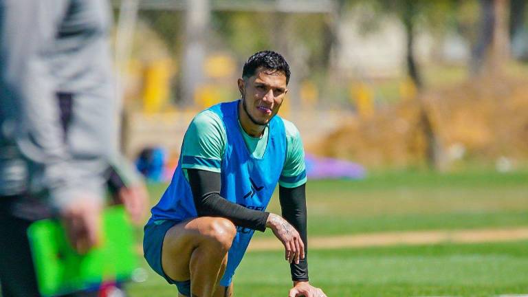 Carlos Salcedo llega a La Máquina.