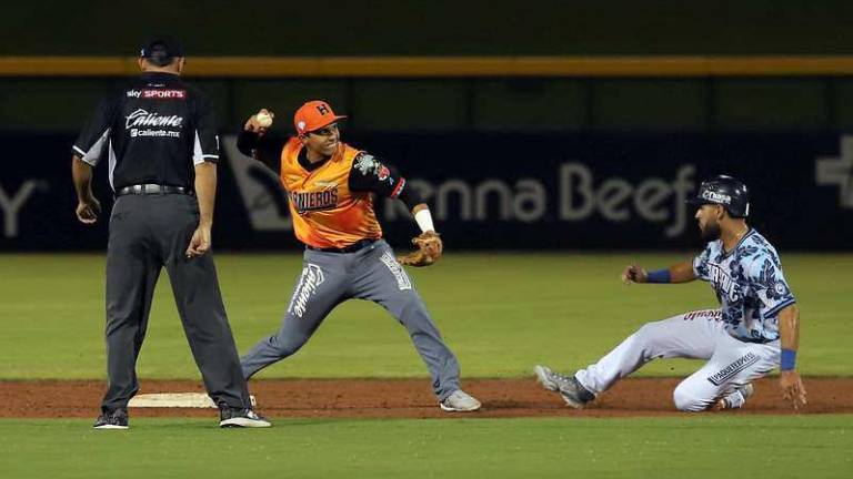 Algodoneros de Guasave se quedó con la victoria ante Naranjeros de Hermosillo.