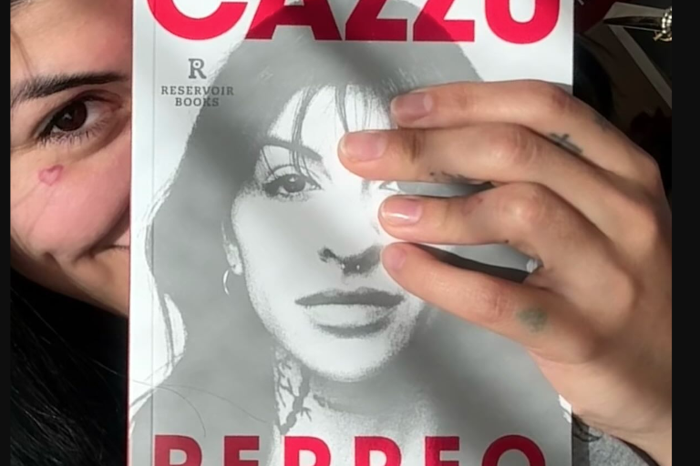 Debuta Cazzu como escritora con su libro ‘Perreo, una revolución’