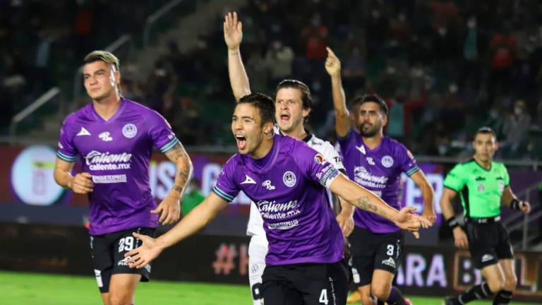 El defensa chileno Nicolás Díaz cerró la cuenta goleadora para Mazatlán FC en El Kraken.