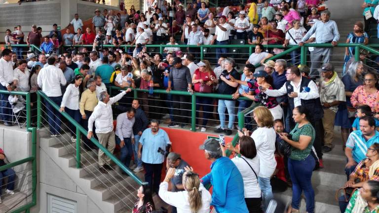 Adán Augusto López Hernández estuvo en el Centro de Usos Múltiples de Los Mochis.