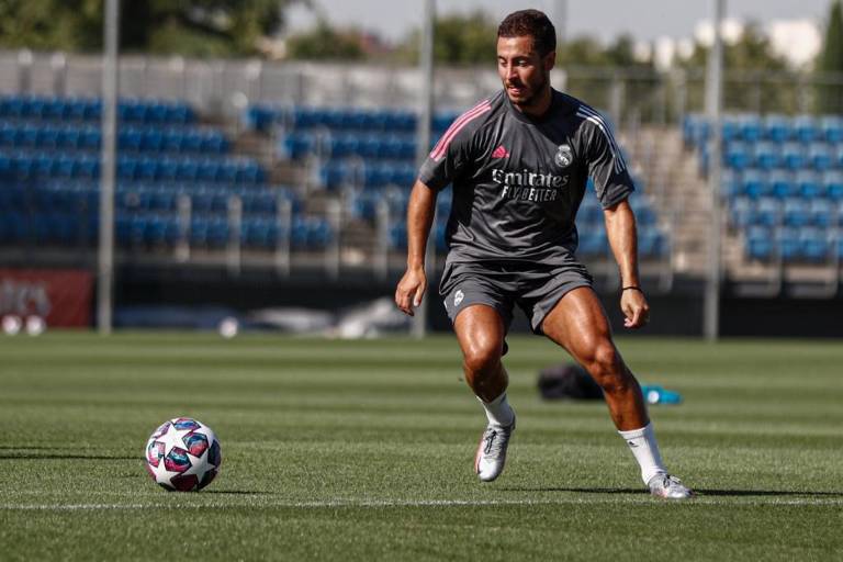 Eden Hazard vuelve al quirófano