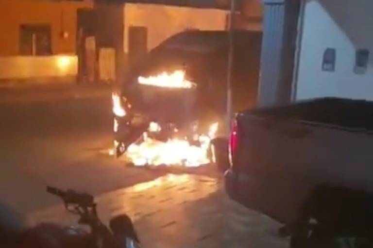 Queman vehículos de ex Alcalde de Escuinapa a las afueras de su casa; su equipo de campaña fue amenazado en el pasado proceso electoral