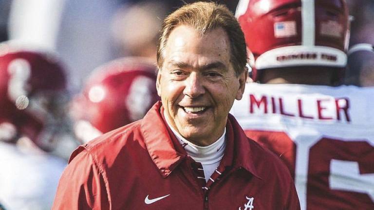 Nick Saban anunció su retiro como entrenador.