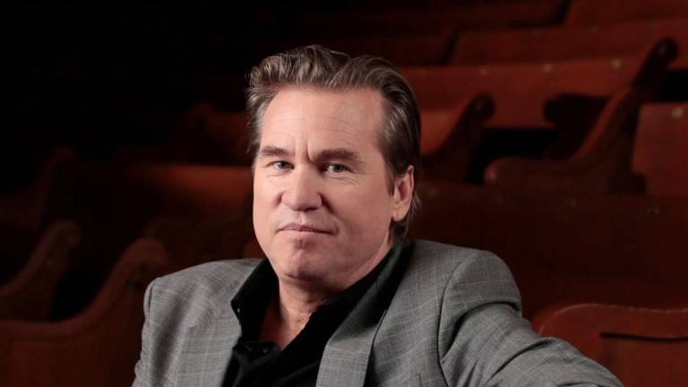 El actor Val Kilmer conocido por sus papeles en Batman Forever, Top Gun y The Doors, murió en Los Ángeles a los 65 años.