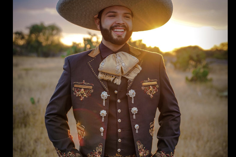 Lanza Leonardo Aguilar ‘Como si no se hubiera Ido’