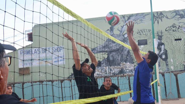 Mazatlecos y duranguenses se enfrentan en el torneo.