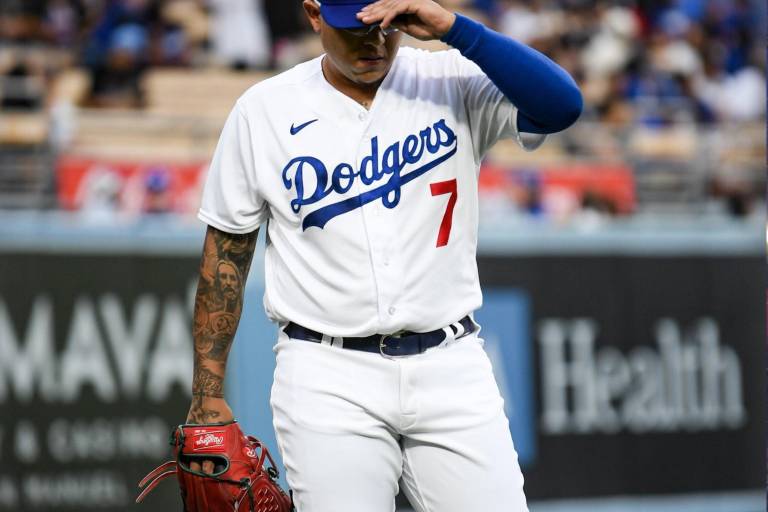 Los Bravos ponen a sufrir a Julio Urías