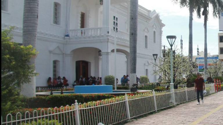 El Gobierno de Culiacán busca seguros de vida para su personal.