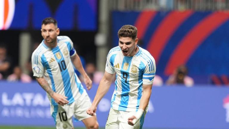 La Albiceleste se impone por 2-0.