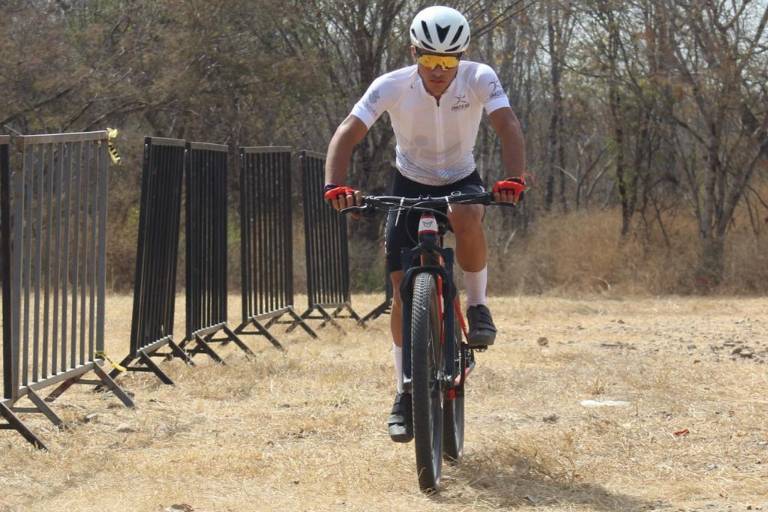 Llega Mazatlán a cinco medallas de oro en el ciclismo estatal
