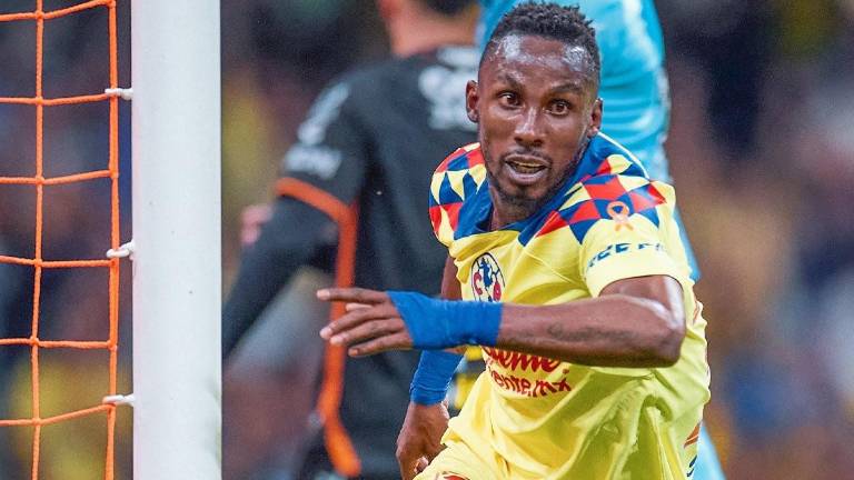 América logra salvar el pase con gol de Quiñones.