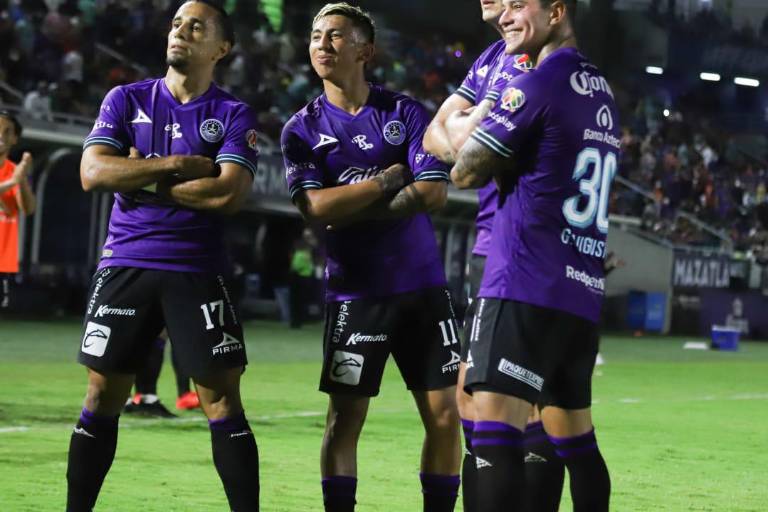 Mazatlán FC viene de atrás para vencer al León