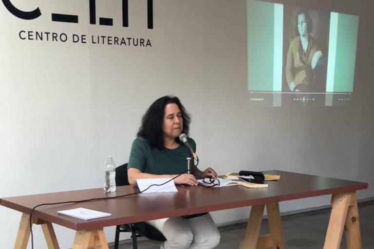 Destacan la obra de la poeta mochiteca Norma Bazúa