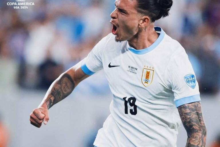 Uruguay amarra su pase a cuartos con goleada a Bolivia