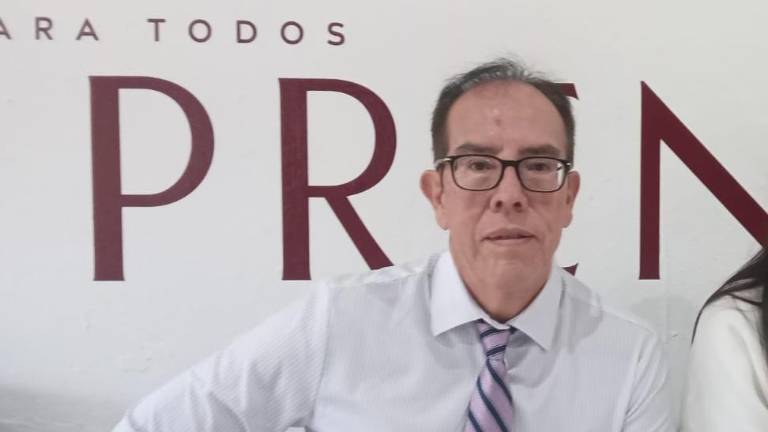 Héctor Velazco Serrano, presidente del Colegio de Medicina Interna del Sur de Sinaloa.