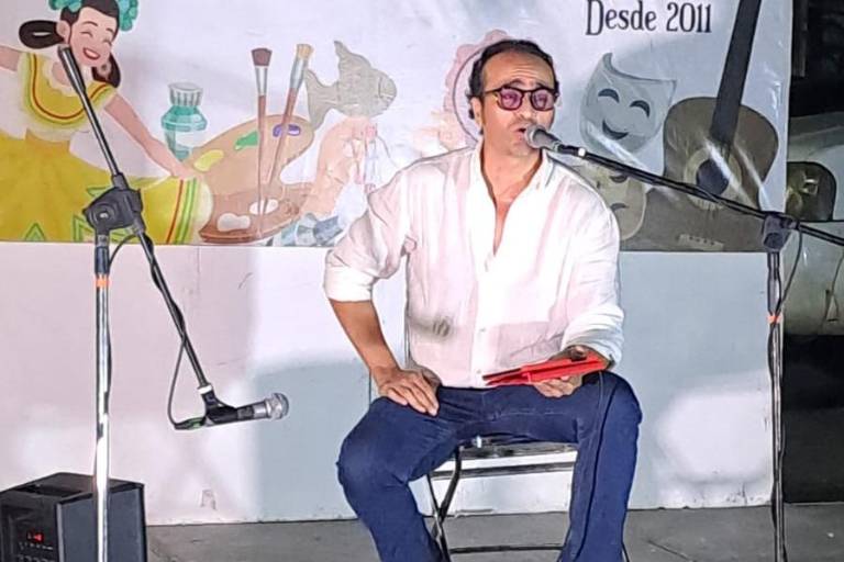Disfrutan tarde de música y poesía