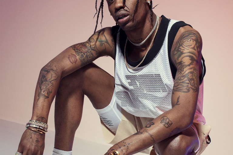 Atenta Travis Scott contra un club nocturno