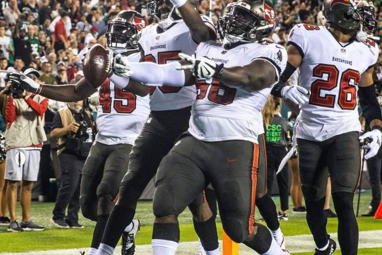 Susto al final, pero Buccaneers sigue con buen paso