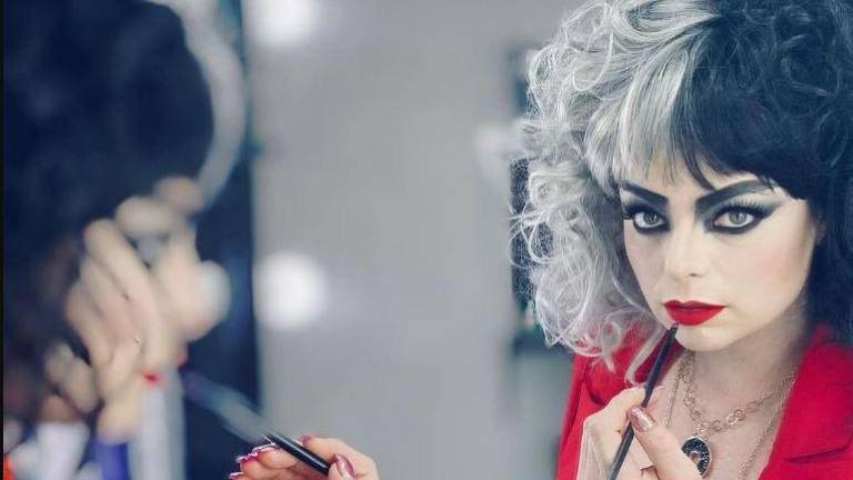 Celebra su cumpleaños transformándose en Cruella.