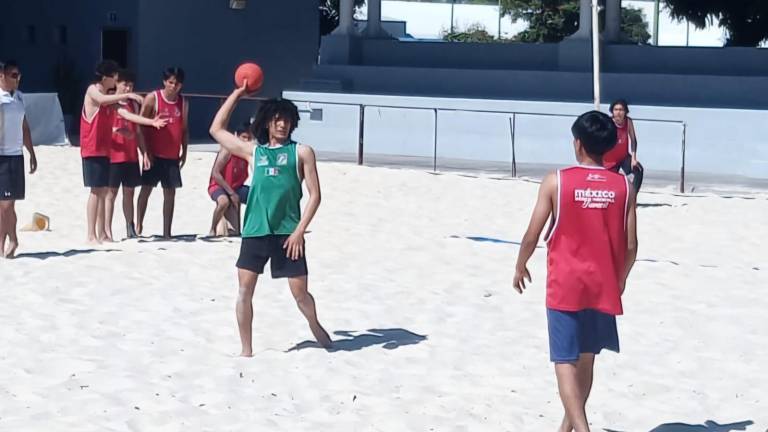 Rodolfo Rivelino Fregoso Ramos tiene aspiraciones altas en el handball.