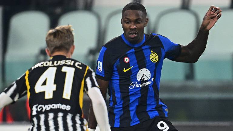 Inter mantiene la cima de la Serie A.