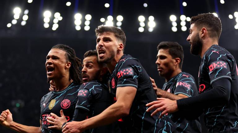 Manchester City logra una victoria agónica.