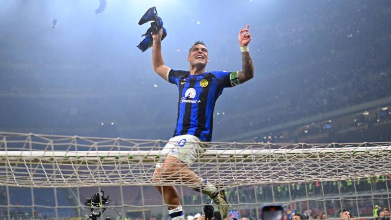 Lautaro Martínez se fue en blanco ante el AC Milan, pero fue de los más ovacionados, gracias a su aporte goleador en el torneo.